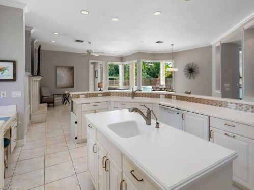 6656 Trail Blvd, Naples FL  34108-2903 exterior