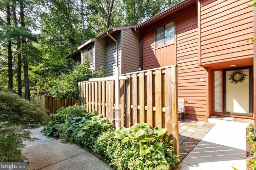 1978 Winterport Cluster, Herndon, VA 20191-3650