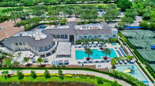 8696 Valhalla Dr, Delray Beach FL  33446-9568 exterior
