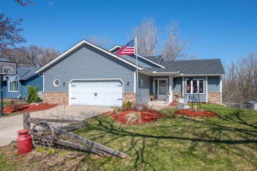 6786 29th St, Saint Paul, MN 55128-3837
