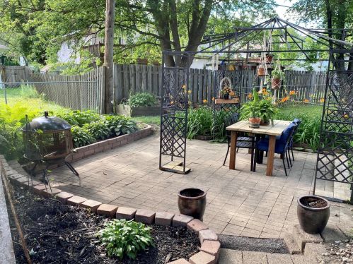 1207 Charlton St, Saint Paul MN 55118-2922 exterior