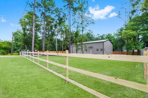 2221 Bob White St, Conroe TX  77385-9723 exterior