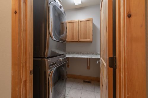 14520 Reed Ave, Truckee CA 96161-3610 exterior