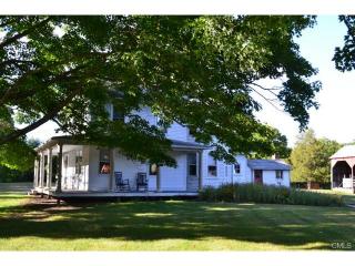 1008 Britain Rd, Southbury, CT 06488-1137