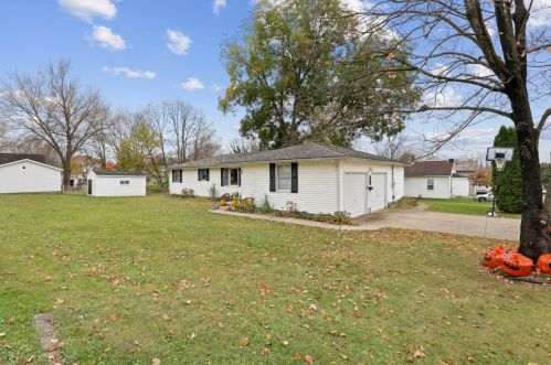 300 Cooper St, Mount Vernon OH  43050-1604 exterior