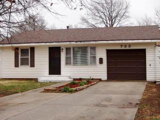 733 Poplar St, Ottawa, KS 66067-1826