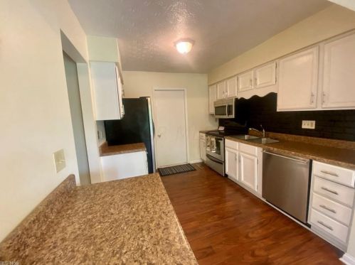 1100 Slope Bay, Zanesville OH  43701-1568 exterior