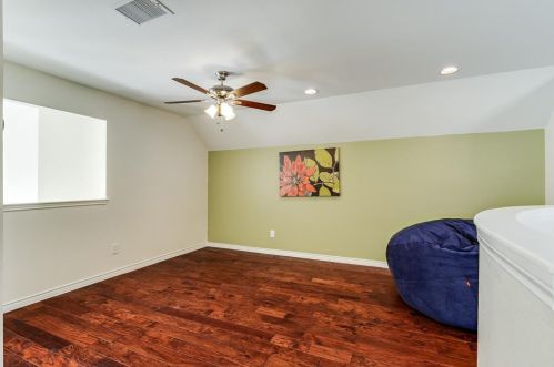 402 Old York Rd, Irving TX 75063-4248 exterior