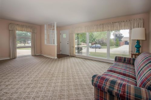 664 15th Ave, West Bend, WI 53095-3716