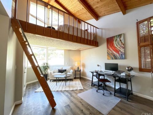 3545 El Caminito, Glendale CA 91214-1713 exterior