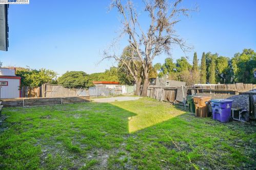 2954 Clearland Cir, West Pittsburg CA  94565-3243 exterior
