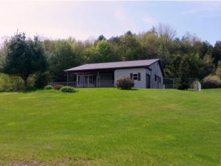 712 Cochran Rd, Morrisville, VT 05661-8255
