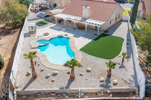 13262 Spring Way, Victorville CA  92392-6805 exterior