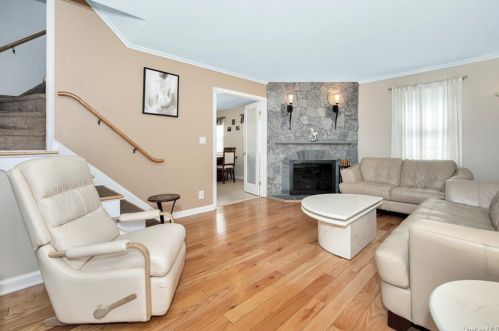 255 Kensico Rd, Thornwood NY  10594-1656 exterior