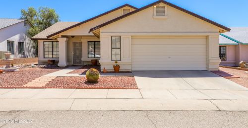 9710 Heartland St, Tucson, AZ 85742-8938
