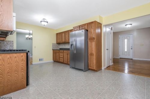 31 Hillery Dr, Roxbury Township NJ  07836-9527 exterior