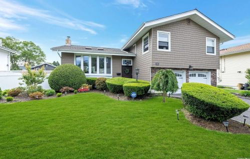 6 Fair Ln, Muttontown, NY 11753-2310