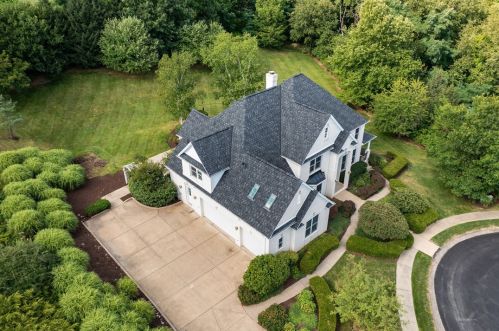 2026 Condor Ln, Gibsonia, PA 15044-8060