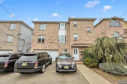 307 7th St, Fairview NJ  07022-1324 exterior