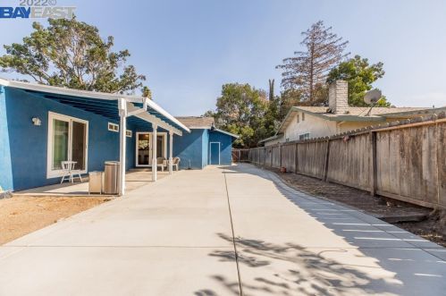 1617 Dulwich Dr, Modesto CA  95358-1021 exterior