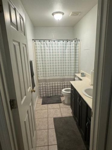 8666 Irish Moss Ct, Elk Grove CA  95624-4020 exterior