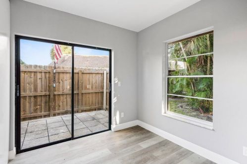1982 1st Cir, Boynton Beach, FL 33435-7261