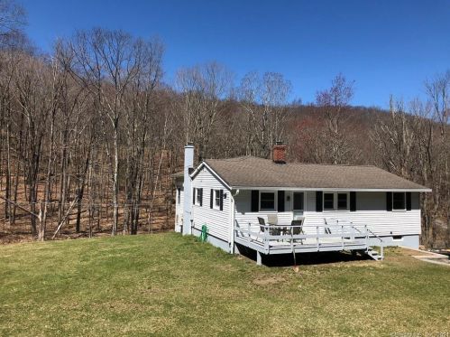 8 White Hollow Rd, West Woods, CT 06069-2118