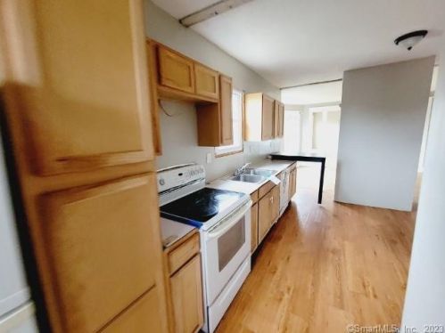 249 Vauxhall St, United States Coast Guard Ac CT  06320-3840 exterior