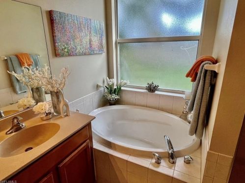 10620 Sir Michaels Place Dr, Bonita Springs FL  34135-0704 exterior