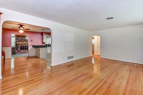 2704 Oak Rd, Deland, FL 32720-2024