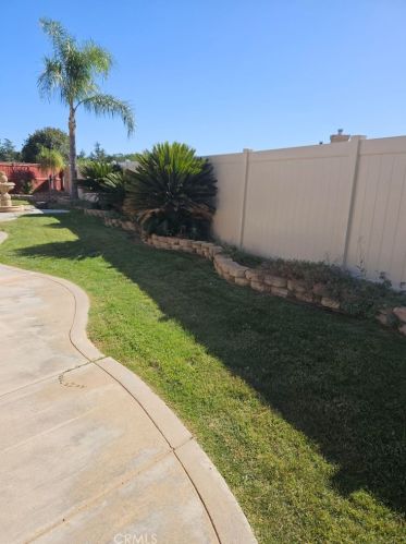 705 Greenwood St, Beaumont CA  92223-7119 exterior