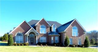 1064 Dorset Dr, Hendersonville, TN 37075-1705