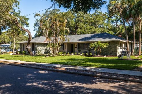 8261 28th Ave, Saint Petersburg, FL 33710-2811