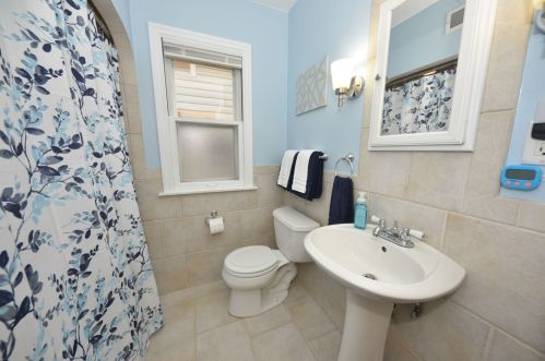 2860 77 St, Milwaukee WI 53219-2767 exterior