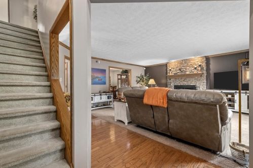 723 Lindenwood Dr, Moon Twp, PA 15108-9132