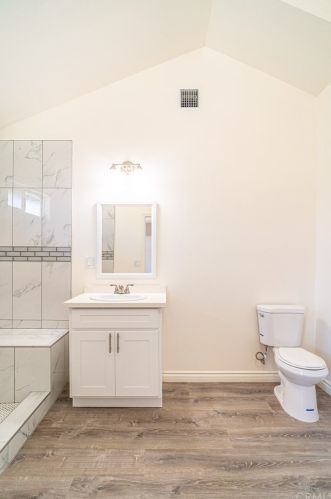 5477 Myrtle Ave, Long Beach CA 90807-2440 exterior