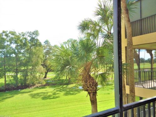 220 Vintage Cir, Naples, FL 34119-4778