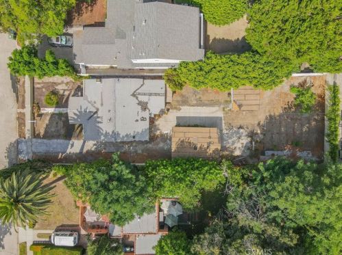 11025 Blix St, North Hollywood CA  91602-1204 exterior