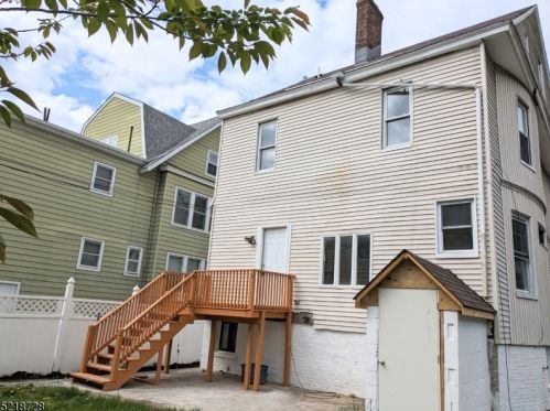 33 Wilcox Ave, East Orange NJ  07018-3320 exterior