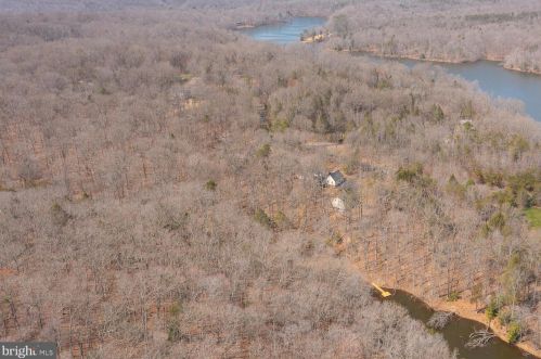 4471 Occoquan Overlook, Woodbridge VA  22192-6107 exterior