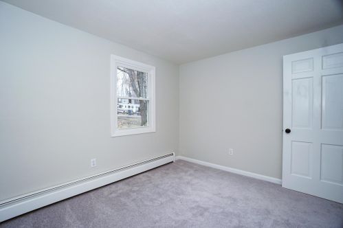 43 Joseph Rd, Salem NH  03079-2021 exterior