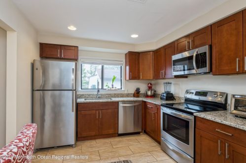 6 Tower Hl Dr, Tinton Falls NJ  07701-2473 exterior