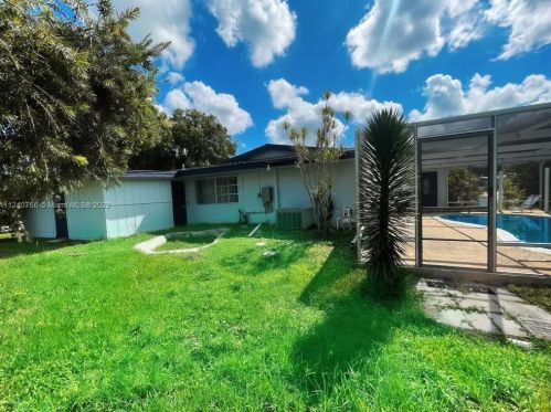 744 Prima Vista Blvd, Fort Pierce FL  34952-2261 exterior