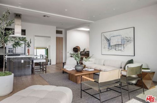 1027 Avenue A, Redondo Beach CA  90277-4819 exterior