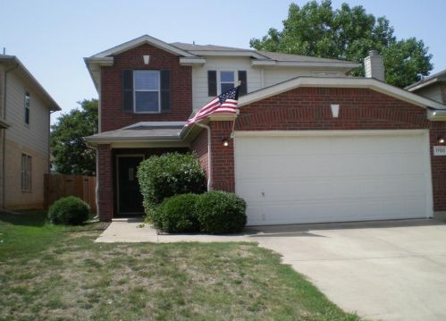 1700 Timber Glen Dr, Bedford TX  76022-4948 exterior