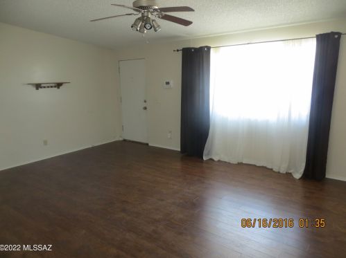 715 Woodstock Dr, Tucson, AZ 85710-6239