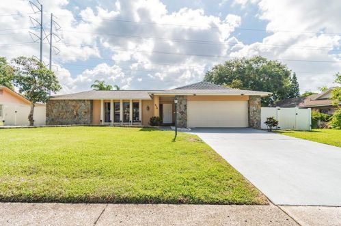 570 Hollow Ridge Rd, Palm Harbor, FL 34683-3813