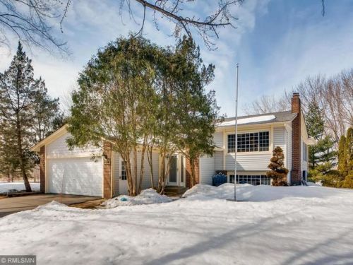 1077 Churchill Ct, Saint Paul, MN 55126-5903