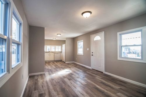 28 Friendship Dr, Salem, NH 03079-3016