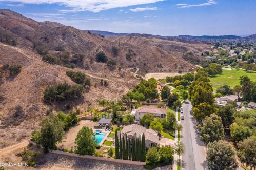 255 Valley Gate Rd, Simi Valley, CA 93065-5356